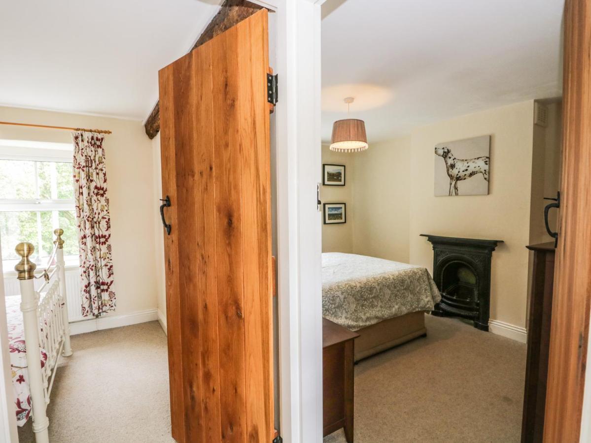 Mulberry Cottage Grange-over-Sands Екстериор снимка